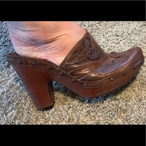Nine West wooden/ leather vintage clogs